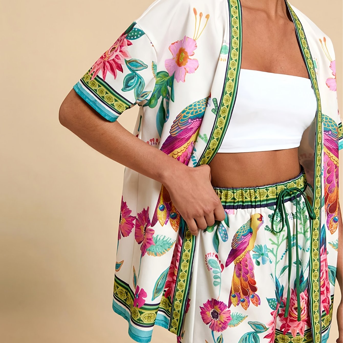 Isabella | Tropisk Print Sæt med Top og Shorts