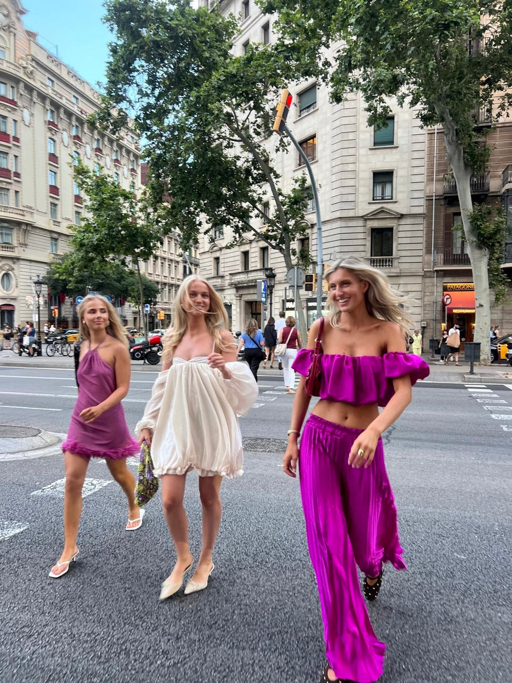 Noa | Satin Sæt med Elegant Glamour