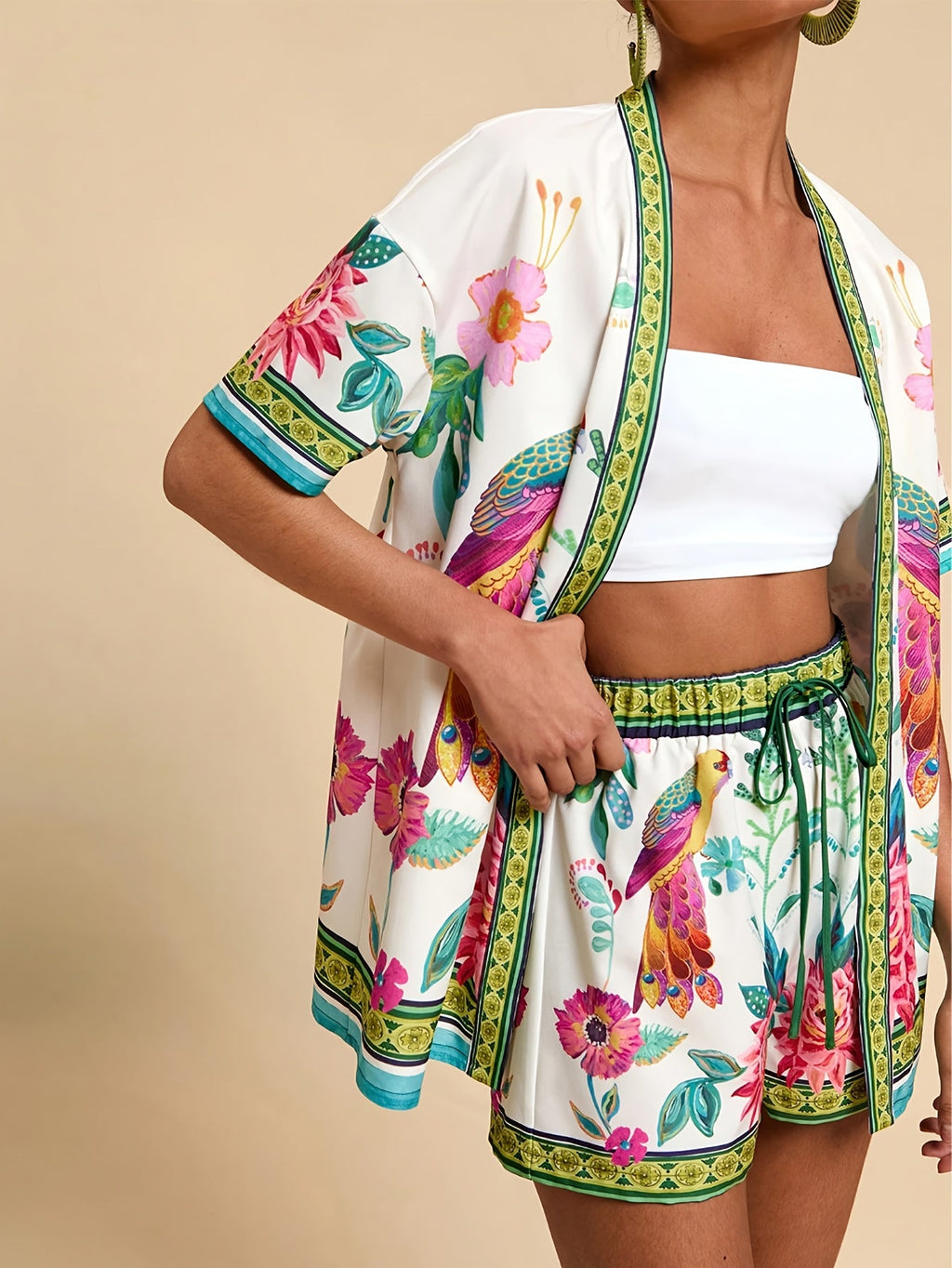 Isabella | Tropisk Print Sæt med Top og Shorts