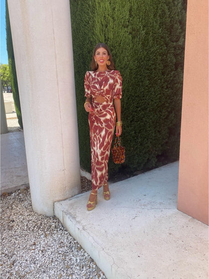 Chiara | Midi kjole med Cut out