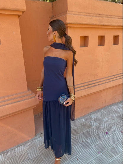 Mila | Chic Strapless Midi Kjole